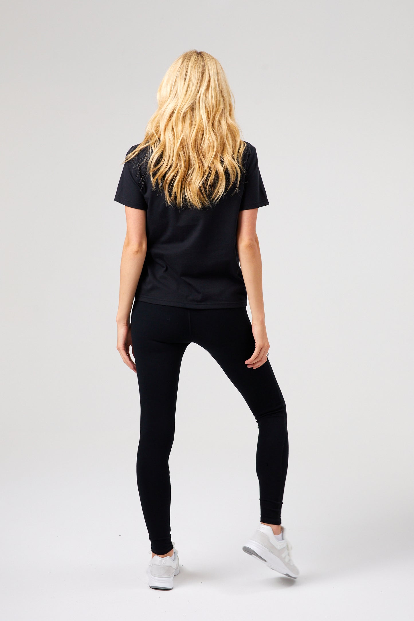 Synchronicity T-shirt - Jet Black