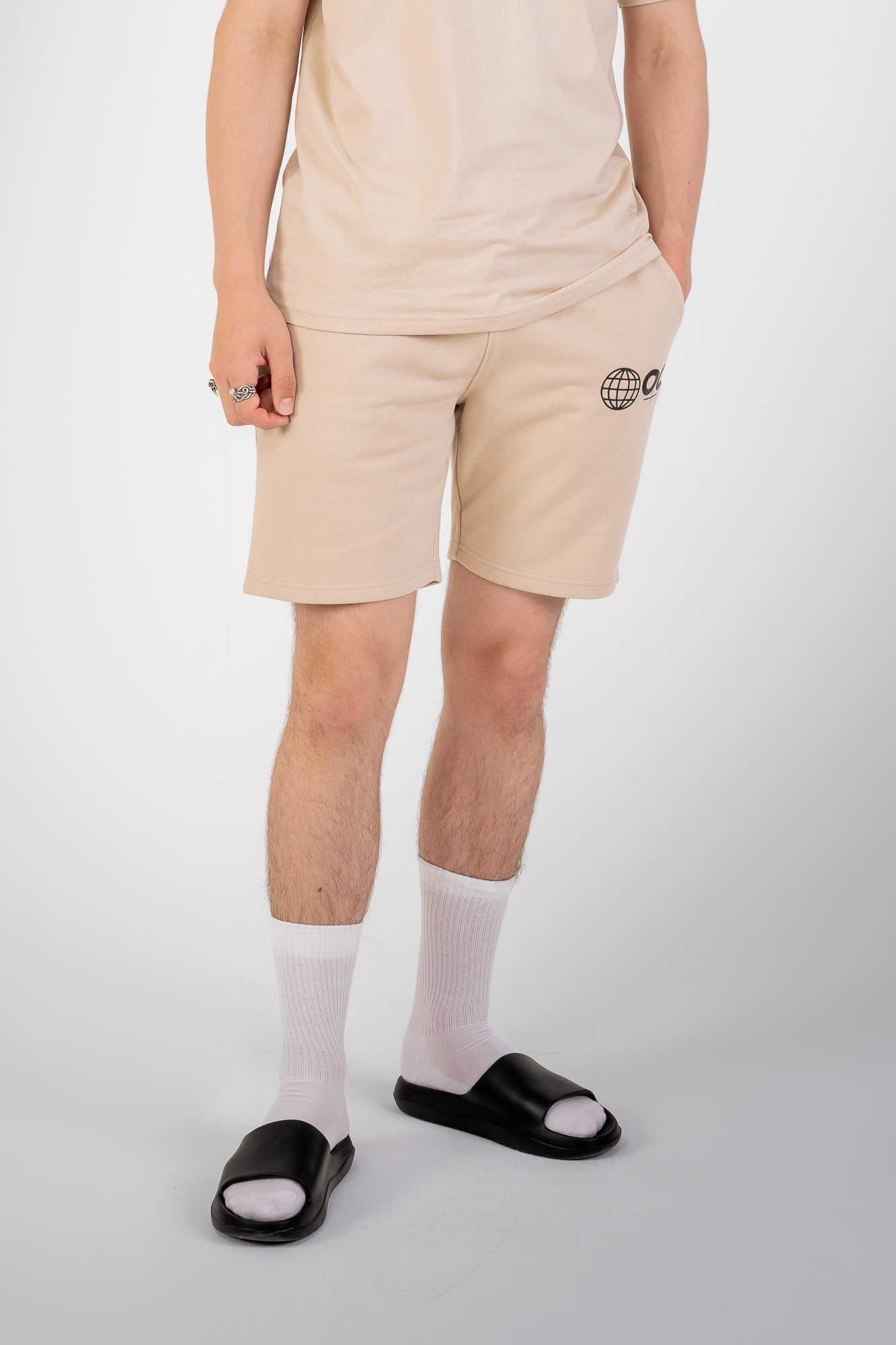 Globe Shorts - Sand Stone