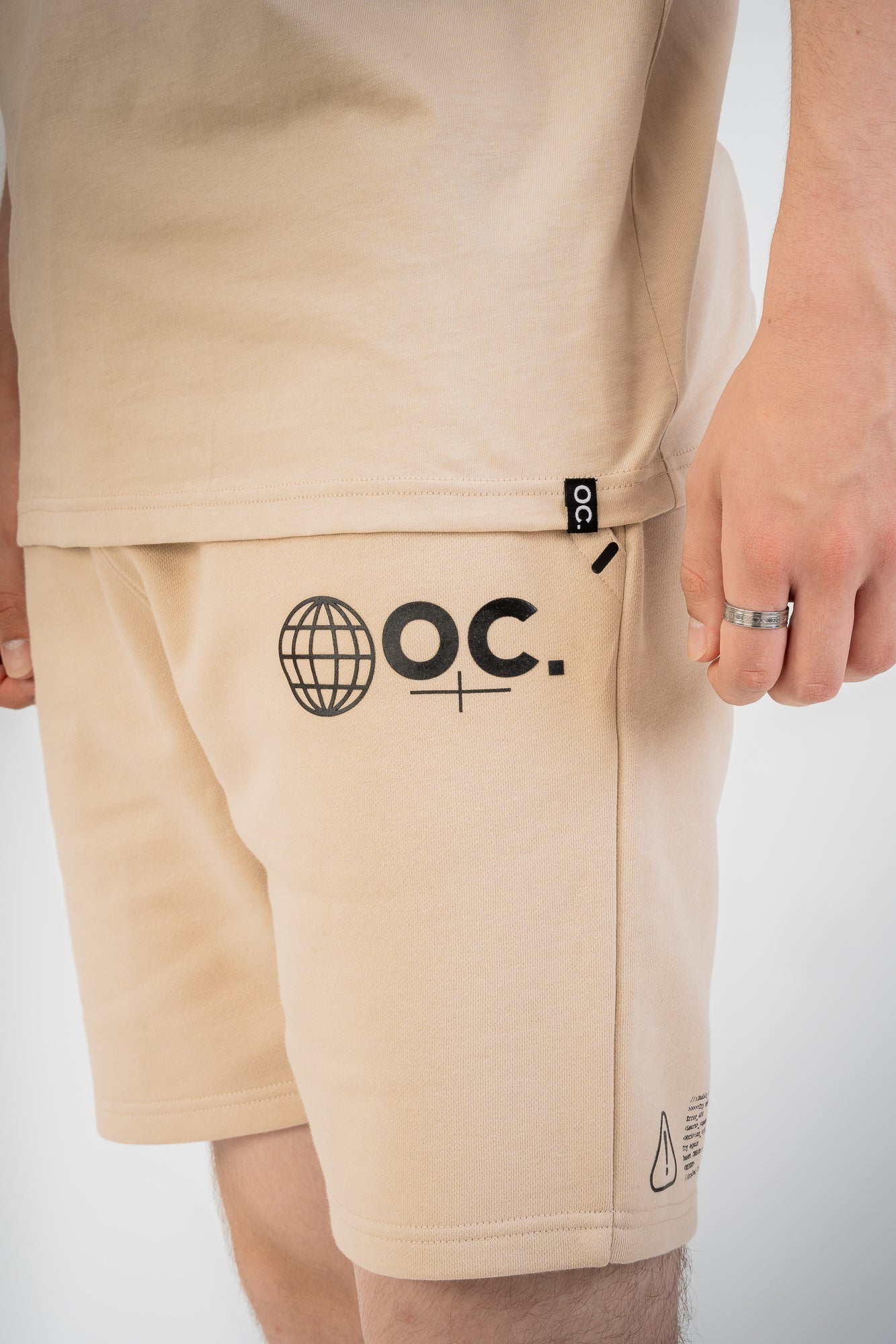Globe Shorts - Sand Stone