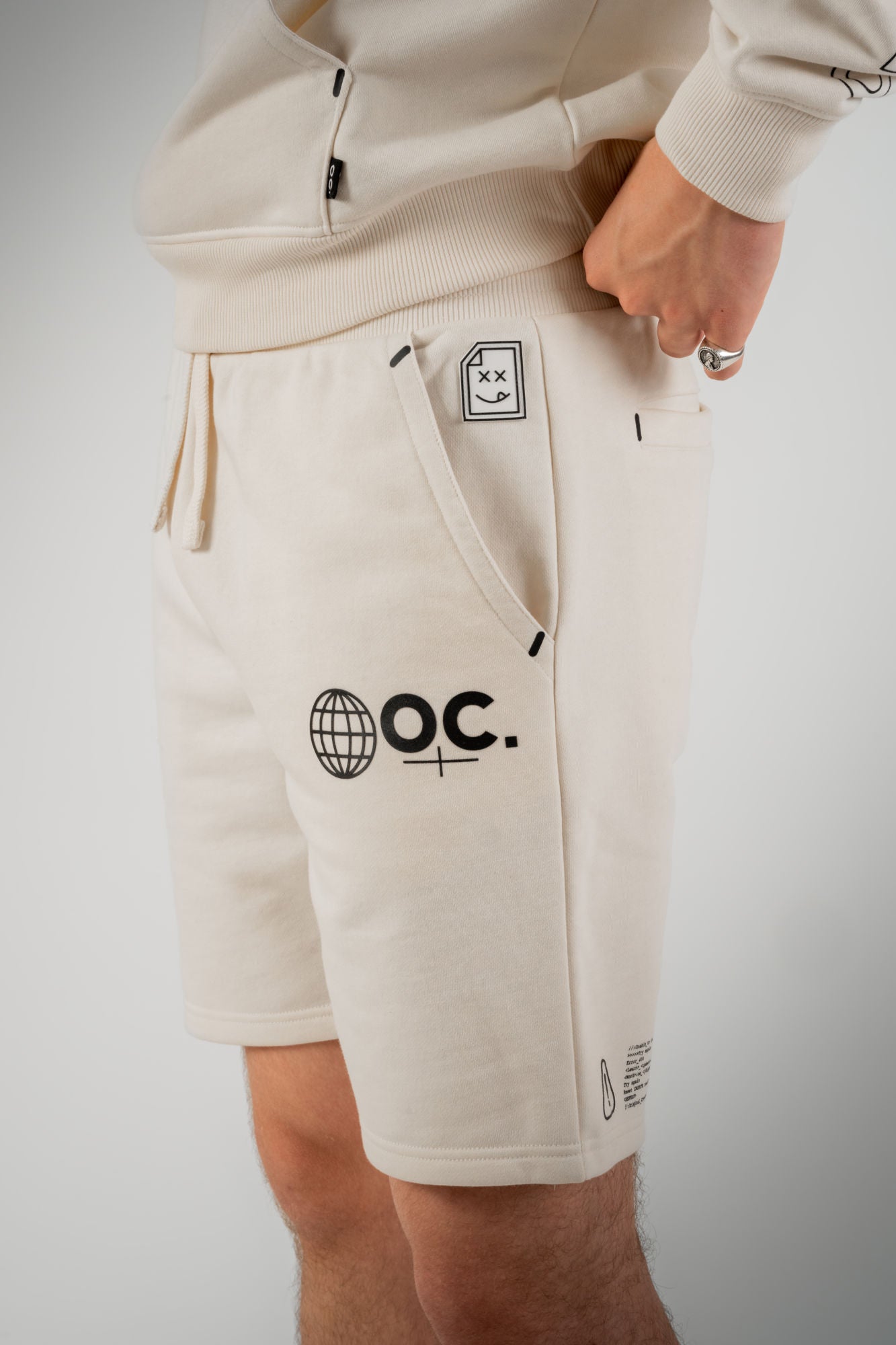 Globe Shorts - Off White