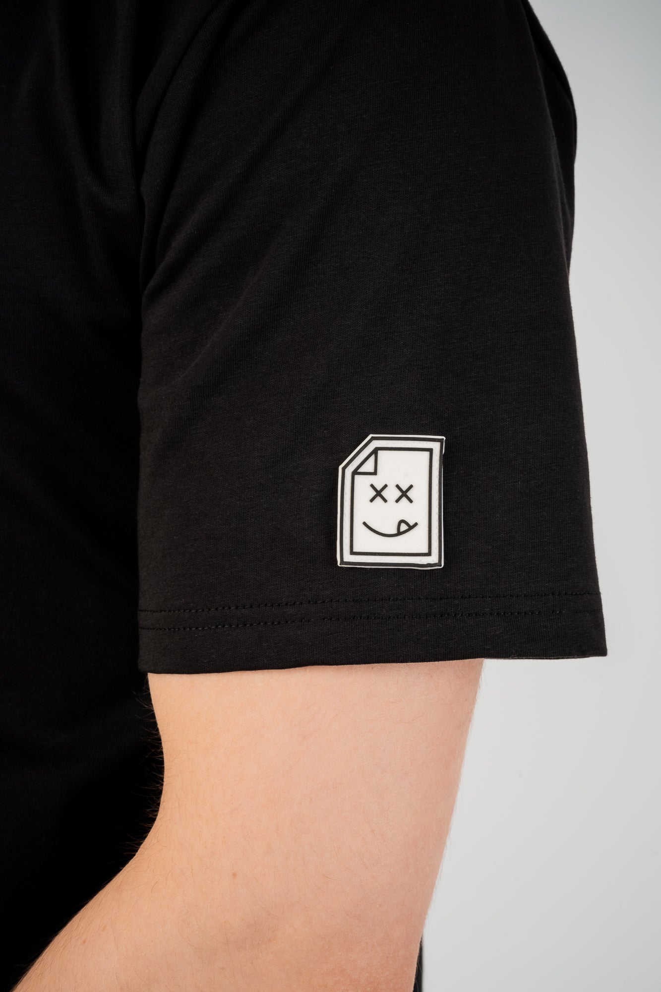 Globe T-Shirt - Jet Black