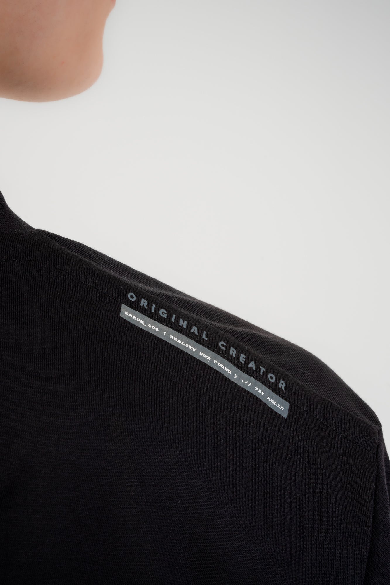 Globe T-Shirt - Jet Black