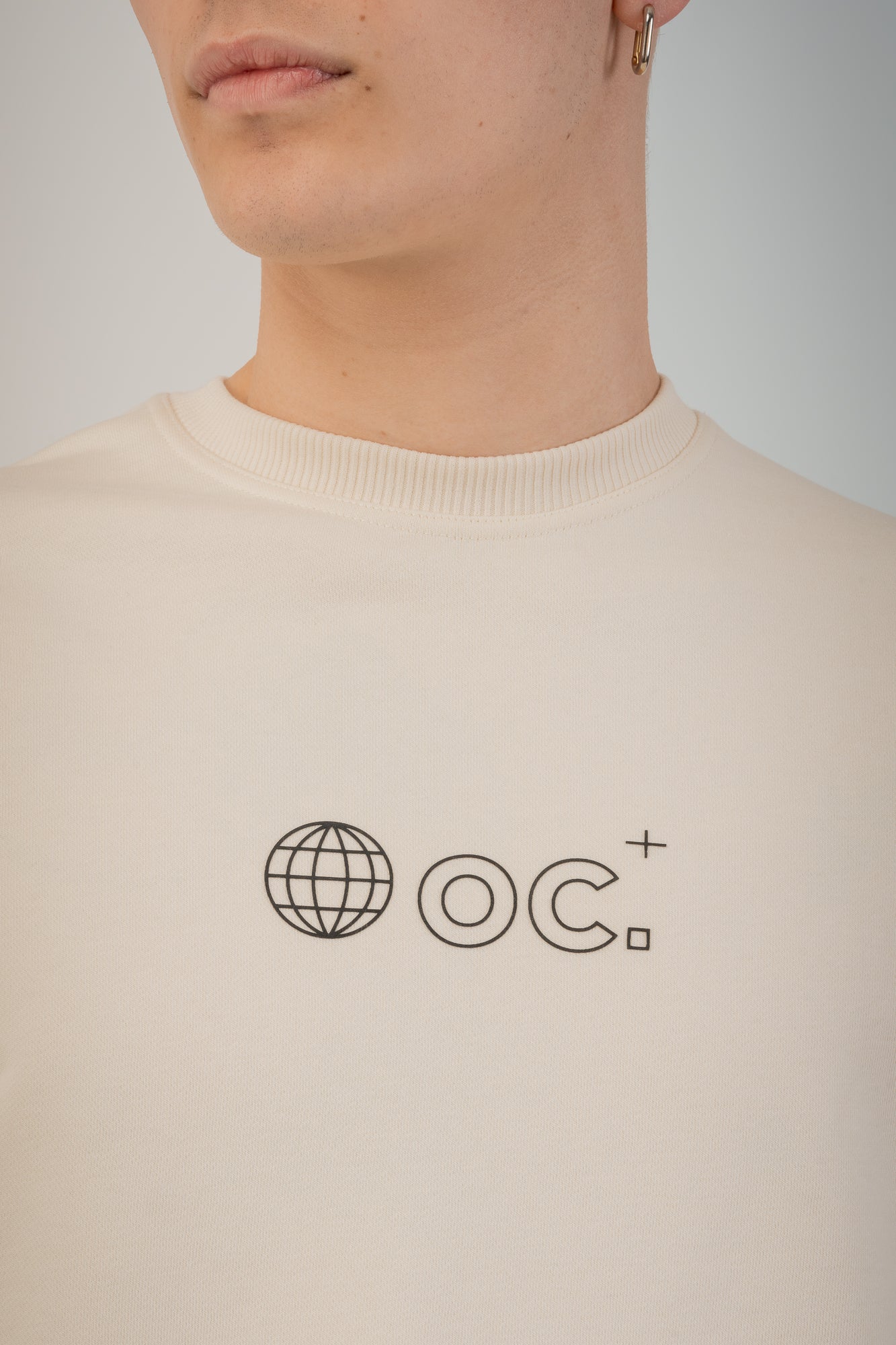 Globe Sweatshirt - Off White