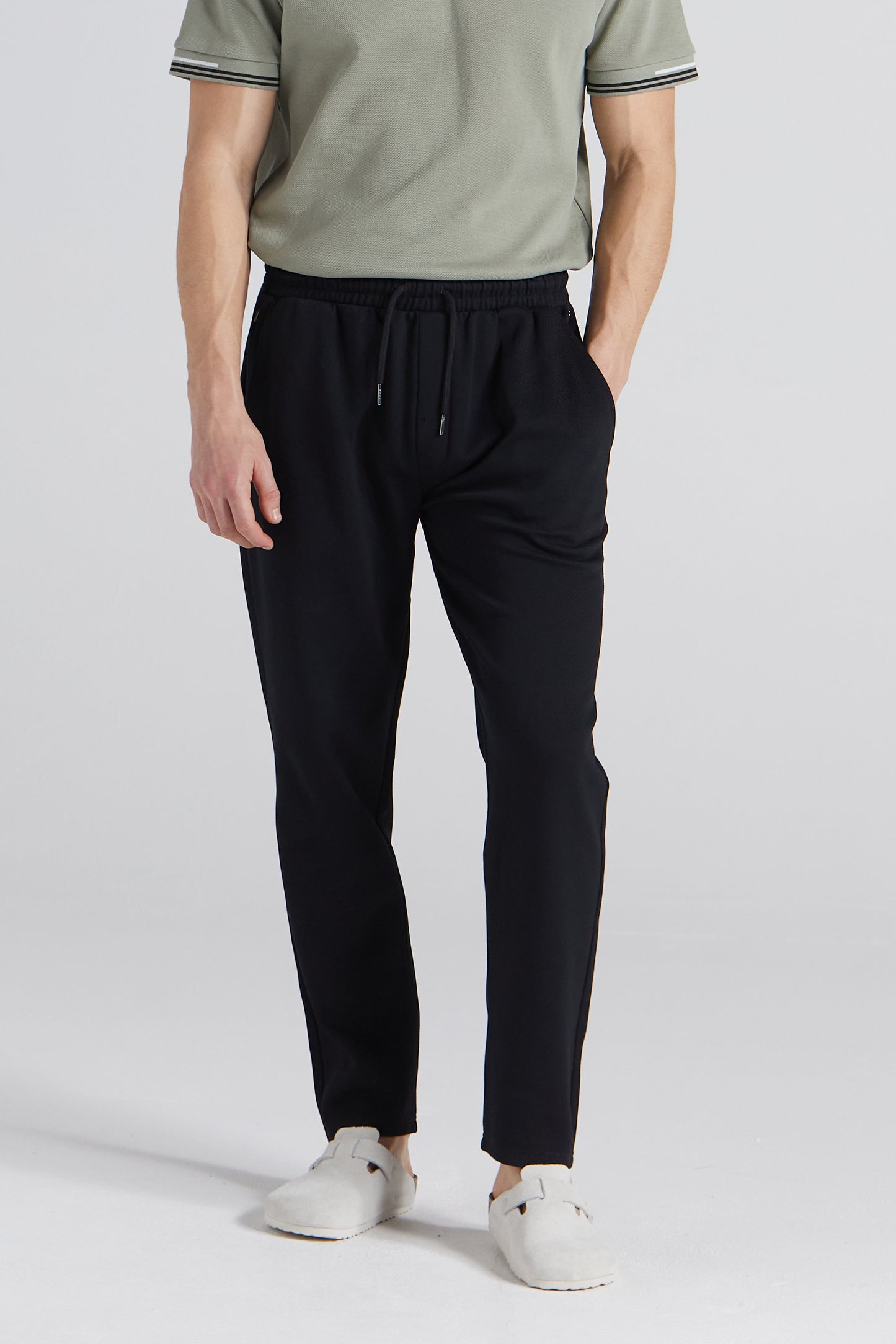 Smart Travel Joggers - Jet Black