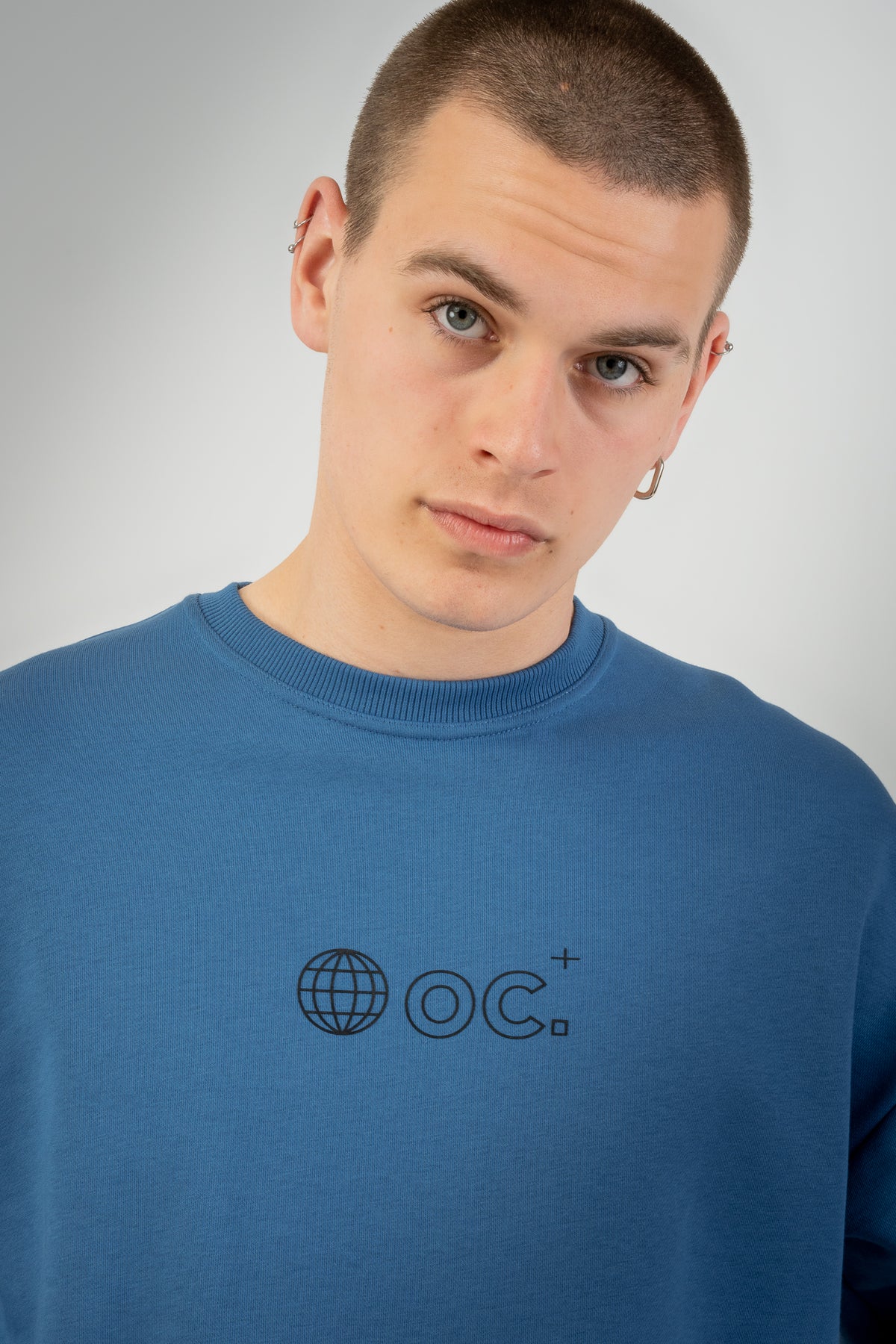 Globe Sweatshirt - Yale Blue